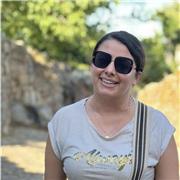 Profesora de informática, enfocada en áreas de conocimiento como ofimática, proyectos informáticos, programación de software